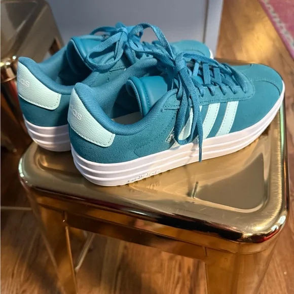 adidas gazelle silver green womens Adidas Women's Nizza Platform Mid Shoes